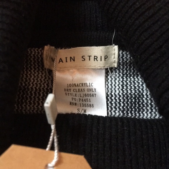 Plaid Poncho - Picture 2 of 5